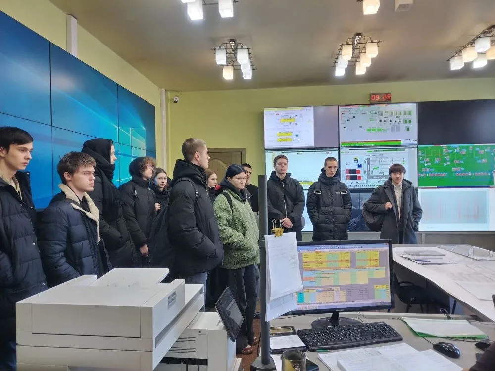 🚀 Будущее IT в промышленности: студенты на экскурсии в АО «Ургалуголь»